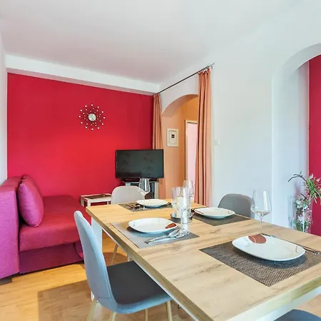 2 Bedroom Beautiful In